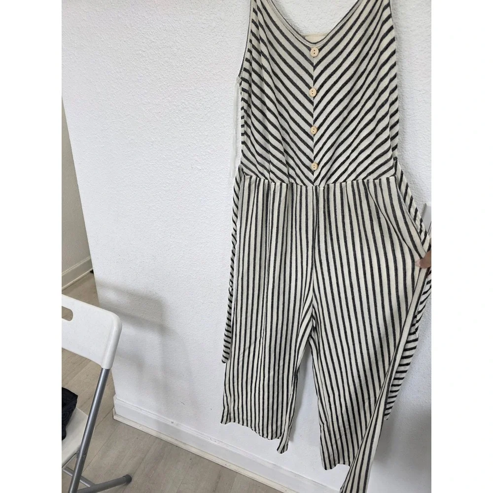 CAUTION TO THE‎ WIND Striped Jumpsuit Button Front Wide Leg Cropped Size Large - Picture 2 of 5